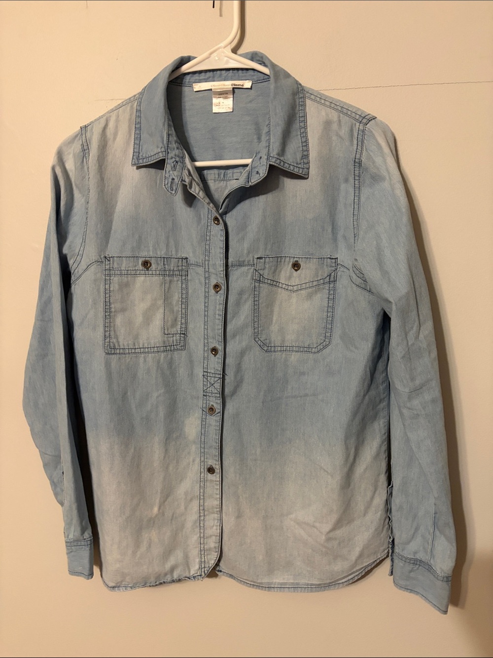 Ellison: Light Blue Denim Button-Up Shirt. Med. 💯 cotton.